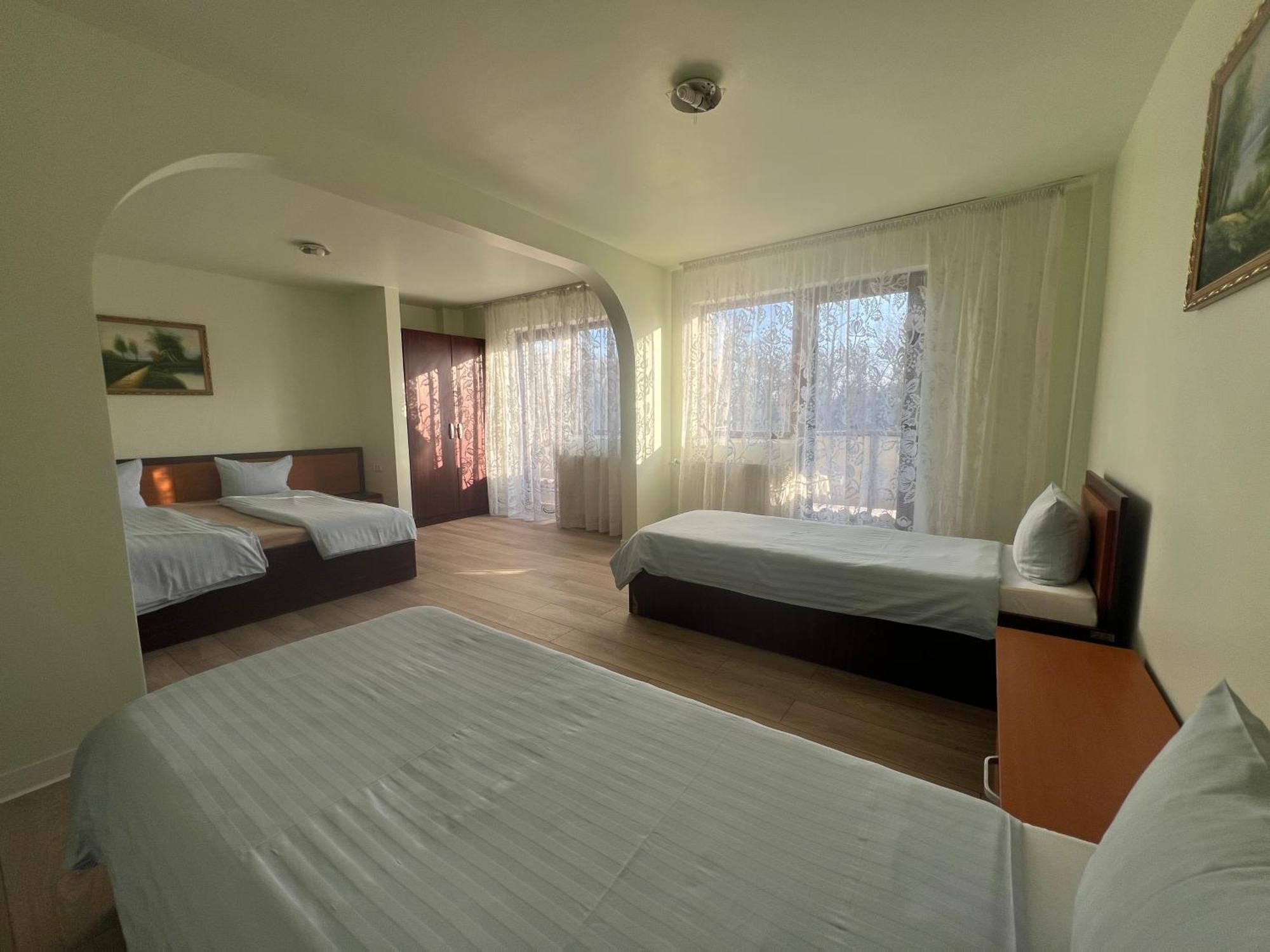Hotel Le Baron Тімішоара Екстер'єр фото